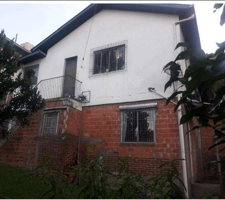 Casa à venda, com 6 quartos