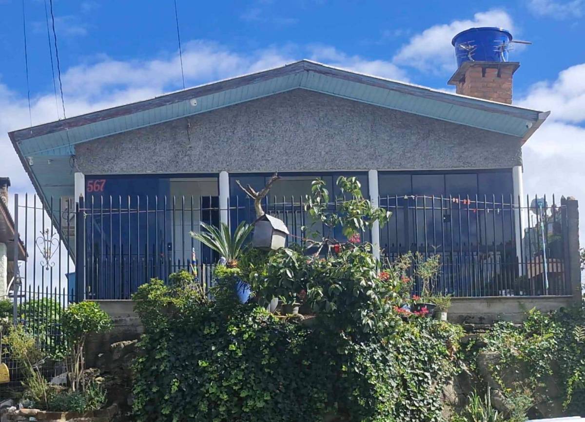 Casa à venda em São Marcos, com 4 quartos